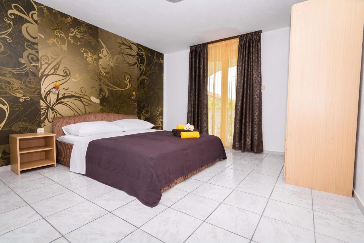 Apartments Ilak Trogir Ngoại thất bức ảnh